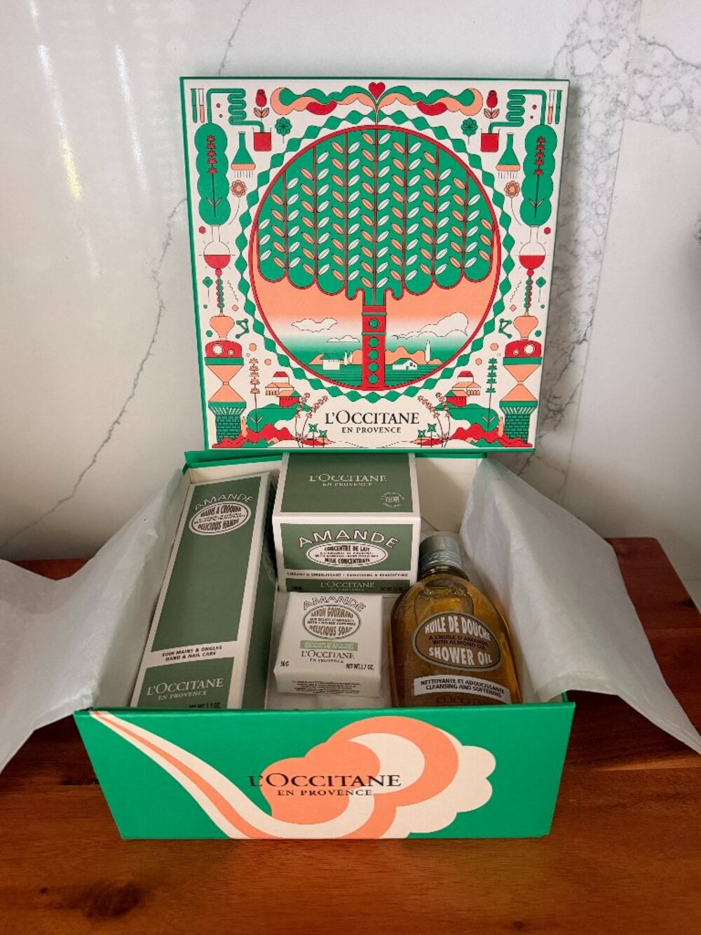 L'Occitane en Provence 4-piece set Almond Milk Cream/Shower Oil/Hand Cream/Soap
